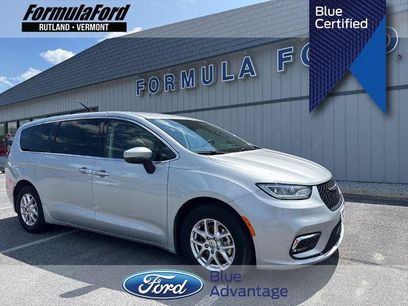 Used 2023 Chrysler Pacifica Touring-L
