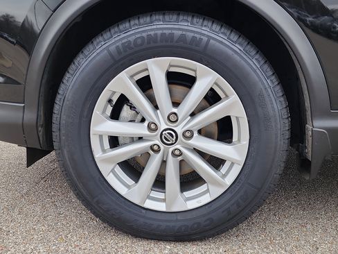 Used 2019 Nissan Rogue Sport SV w/ Technology Package image 9