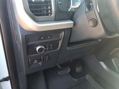 Certified 2022 Ford Expedition XLT image 18