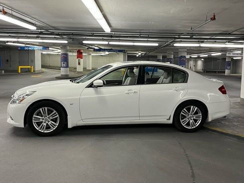 Used 2015 INFINITI Q40 w/ Moonroof Package image 29