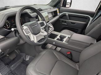 Used 2025 Land Rover Defender 110 X-Dynamic SE AWD/4WD video 3