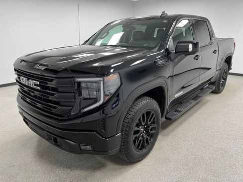 Used 2024 GMC Sierra 1500 Elevation w/ Elevation Premium Package image 4