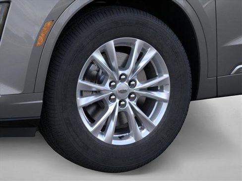 New 2025 Cadillac XT6 Luxury image 9