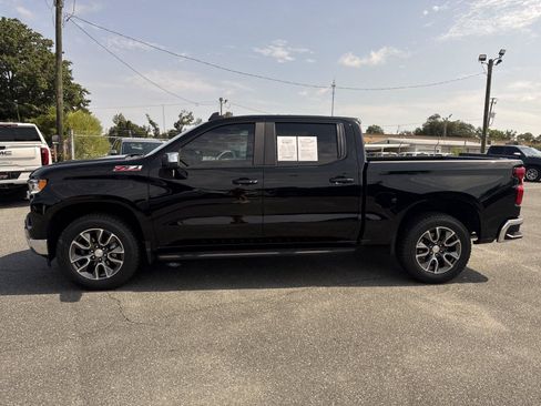 Used 2024 Chevrolet Silverado 1500 LT w/ Z71 Off-Road Package AWD/4WD image 6