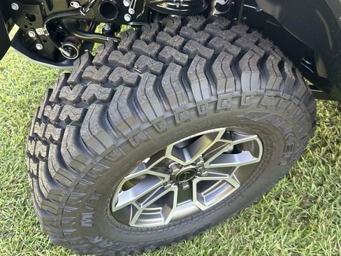 New 2025 Jeep Gladiator Mojave w/ Convenience Group image 18