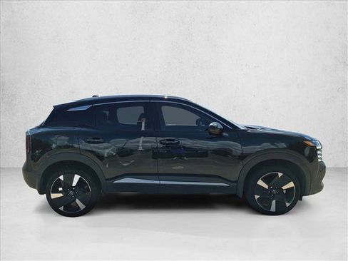 Used 2025 Nissan Kicks SR FWD image 4