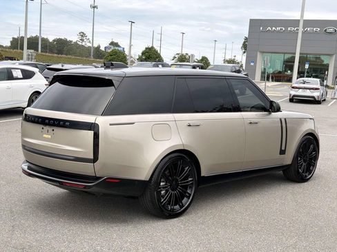 New 2026 Land Rover Range Rover Long Wheelbase SE AWD/4WD image 5