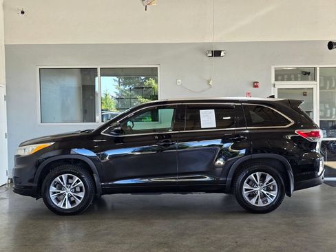 Used 2014 Toyota Highlander XLE AWD/4WD image 7