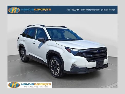 Used 2025 Subaru Forester Premium AWD/4WD image 1
