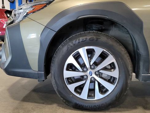 Used 2024 Subaru Outback Premium AWD/4WD image 14