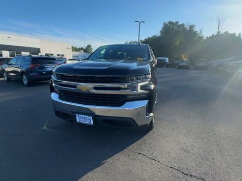 Used 2021 Chevrolet Silverado 1500 LT AWD/4WD image 3