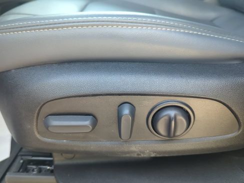 Used 2023 Buick Enclave Essence w/ Sport Touring Edition FWD image 25