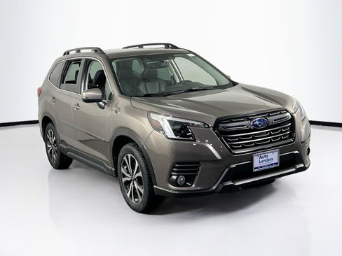 Used 2022 Subaru Forester Limited image 3