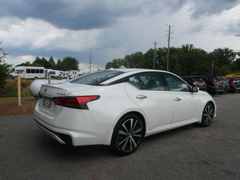Used 2019 Nissan Altima 2.5 Platinum FWD image 5