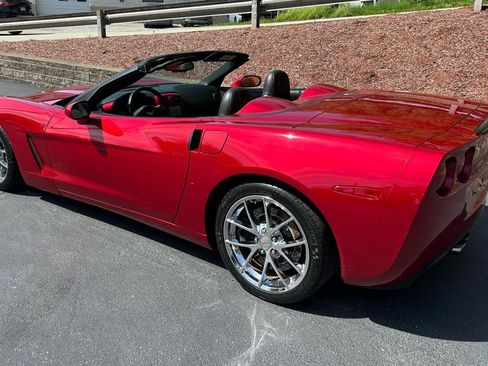 Used 2005 Chevrolet Corvette Convertible w/ Preferred Equipment Group RWD image 6