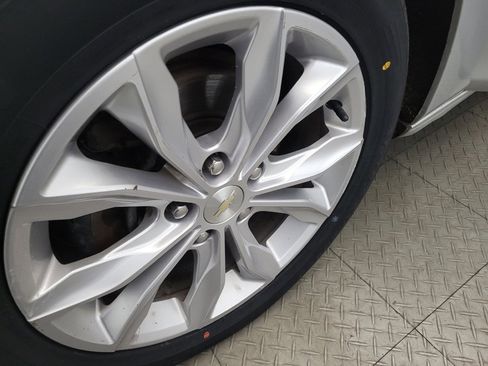 Used 2019 Chevrolet Malibu LT image 31