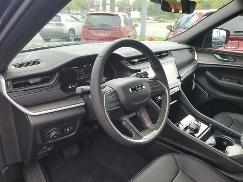 New 2026 Jeep Grand Cherokee L Limited AWD/4WD image 11