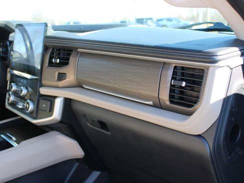 Used 2024 Ford Expedition Max Limited image 35