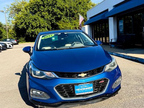 Used 2017 Chevrolet Cruze Premier FWD image 27