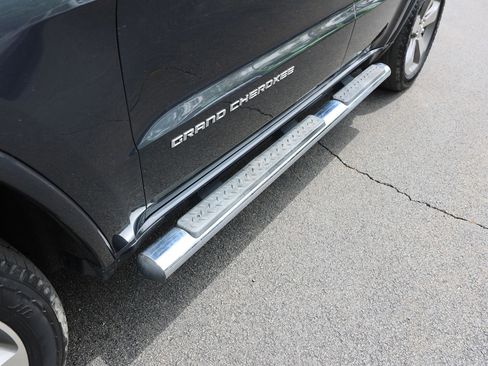 Used 2015 Jeep Grand Cherokee Overland w/ Mopar Chrome Edition Group AWD/4WD image 9