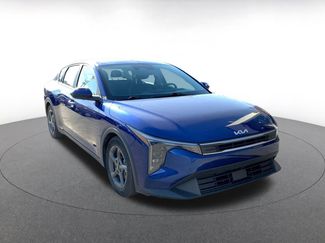 Used 2025 Kia K4 LXS video 1