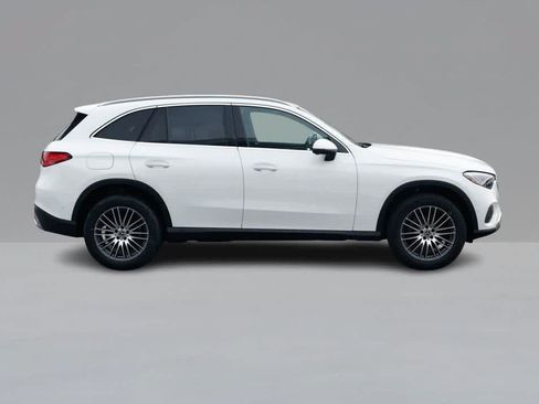 Used 2026 Mercedes-Benz GLC 300 4MATIC image 3