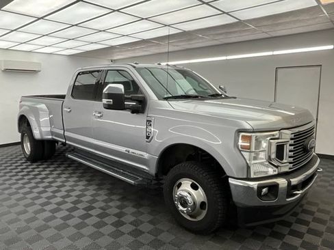 Used 2021 Ford F350 Lariat w/ Lariat Ultimate Package AWD/4WD image 3