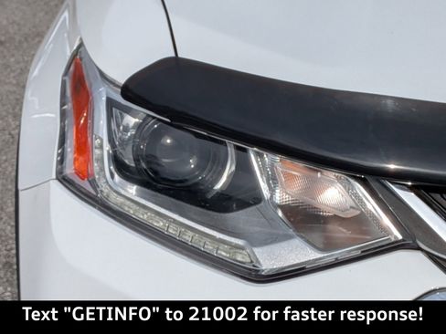 Used 2018 Chevrolet Traverse LT image 10