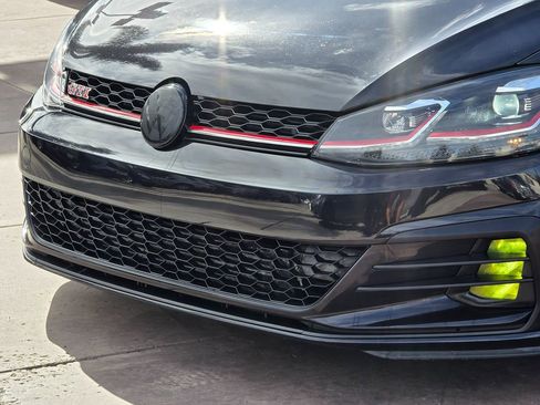 Used 2021 Volkswagen GTI SE image 9