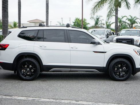 Used 2025 Volkswagen Atlas Peak Edition SE AWD/4WD image 12