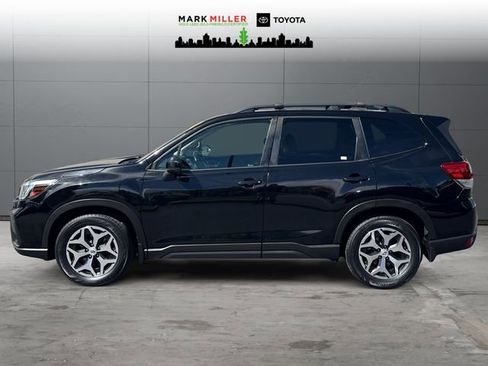 Used 2019 Subaru Forester Premium w/ All-Weather Package AWD/4WD image 2