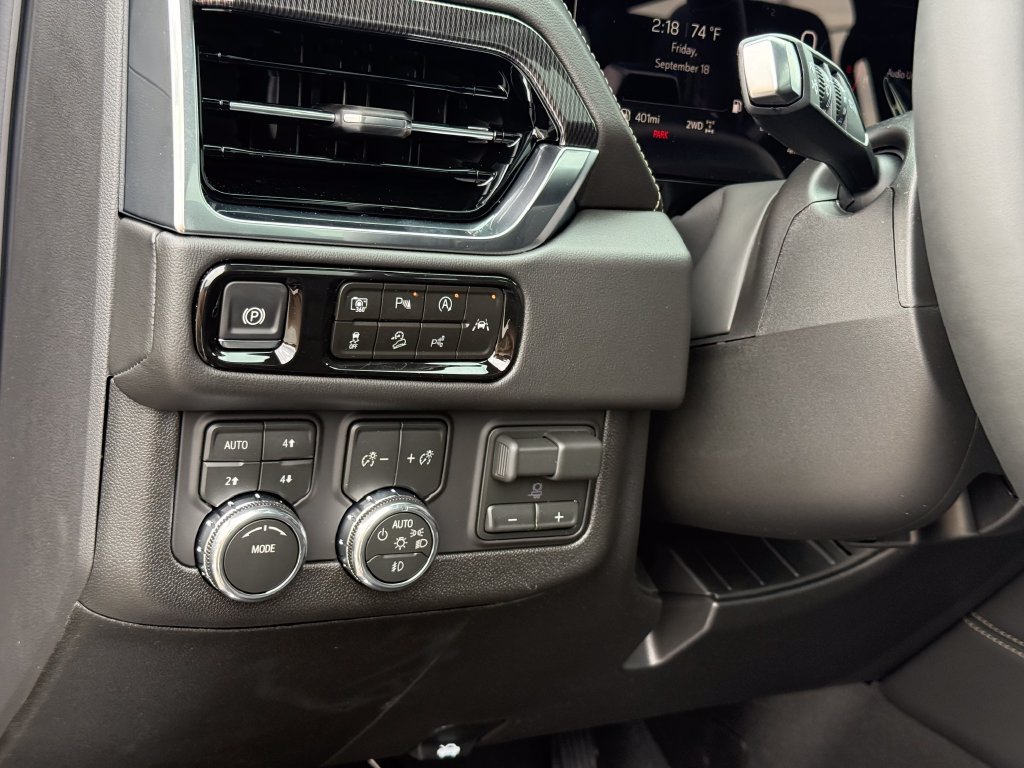 New 2026 GMC Yukon XL Elevation w/ Elevation Premium Package AWD/4WD image 15