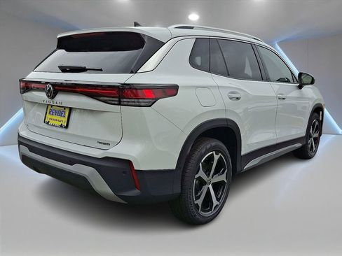 New 2026 Volkswagen Tiguan SE image 3