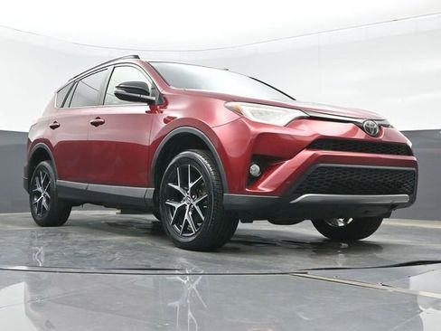 Used 2018 Toyota RAV4 SE w/ Power Extra Value Package FWD image 29