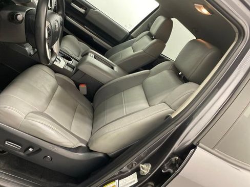 Used 2018 Toyota Tundra Limited w/ Limited Premium Package AWD/4WD image 12