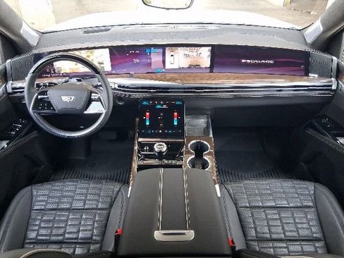 Used 2026 Cadillac Escalade Platinum Sport w/ LPO, Floor Liner Package RWD image 10