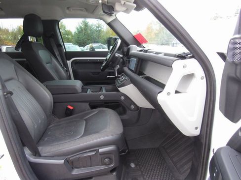 Used 2020 Land Rover Defender 110 S image 17