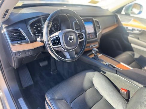 Used 2021 Volvo XC90 T6 Momentum w/ Climate Package image 14