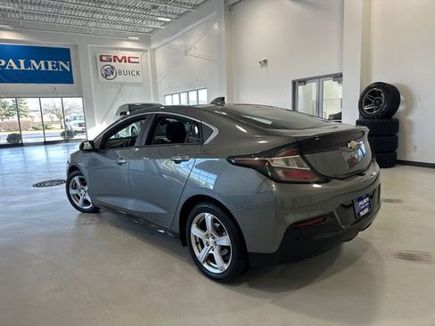 Used 2017 Chevrolet Volt LT w/ Comfort Package image 8