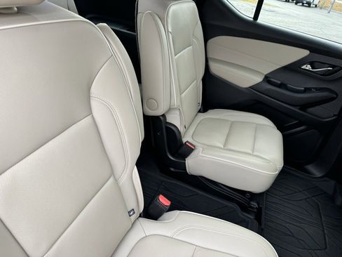 Used 2022 Chevrolet Traverse Premier image 13