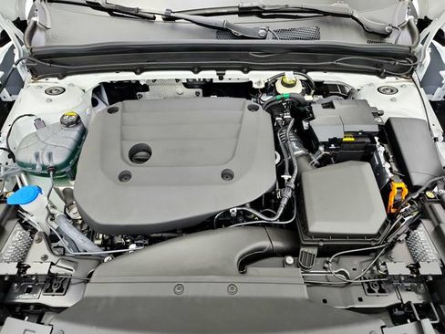 New 2026 Volvo XC40 B5 Plus w/ Protection Package Premier AWD/4WD image 31