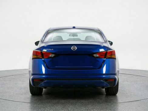 Used 2025 Nissan Altima 2.5 SV image 7