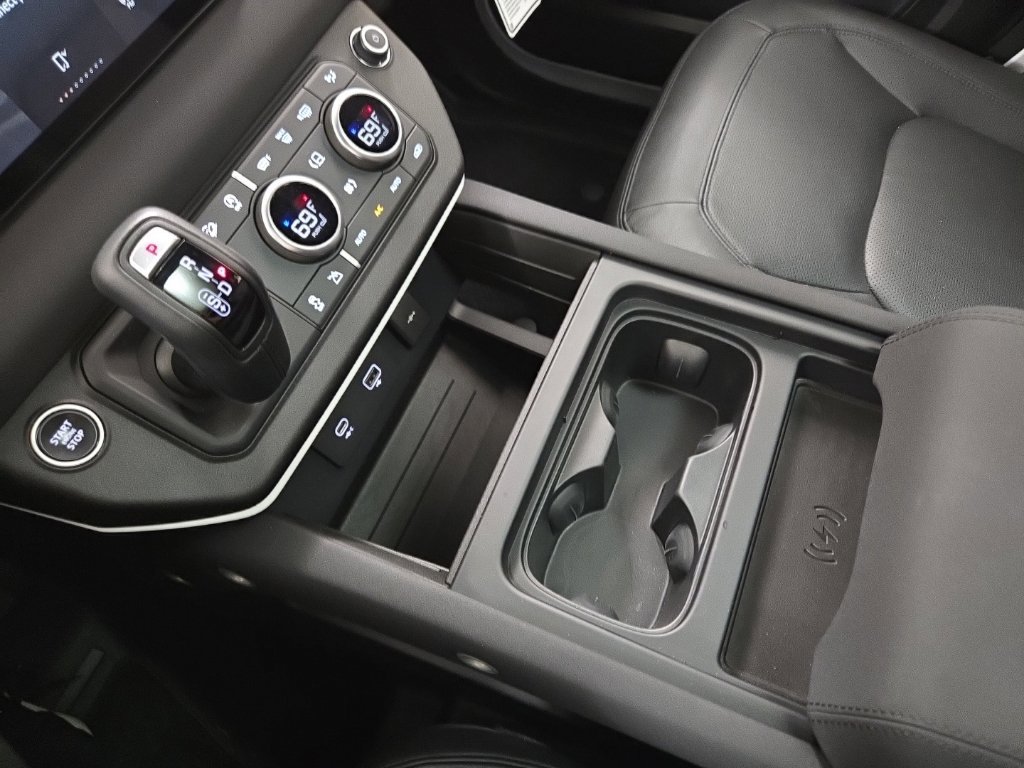 Certified 2023 Land Rover Defender 110 S AWD/4WD image 13