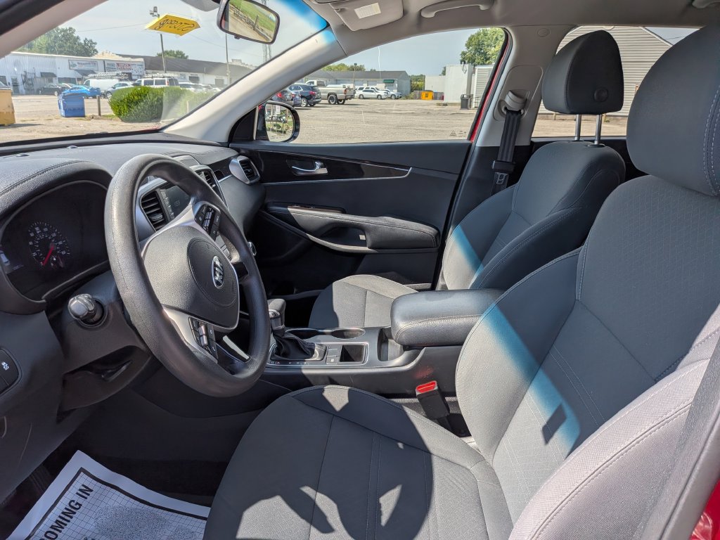 Used 2020 Kia Sorento LX FWD image 16