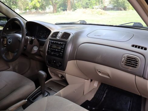 Used 2001 MAZDA Protege FWD image 17