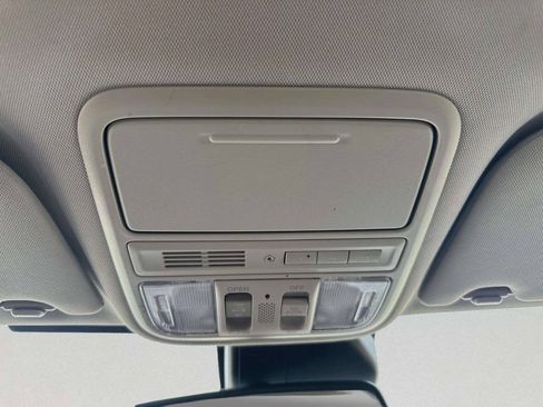 Used 2015 Honda Odyssey Touring Elite image 38