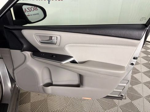 Used 2016 Toyota Camry XLE FWD image 30