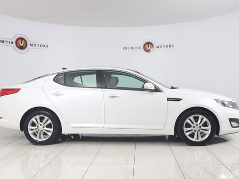 Used 2013 Kia Optima EX w/ Premium Pkg FWD image 2