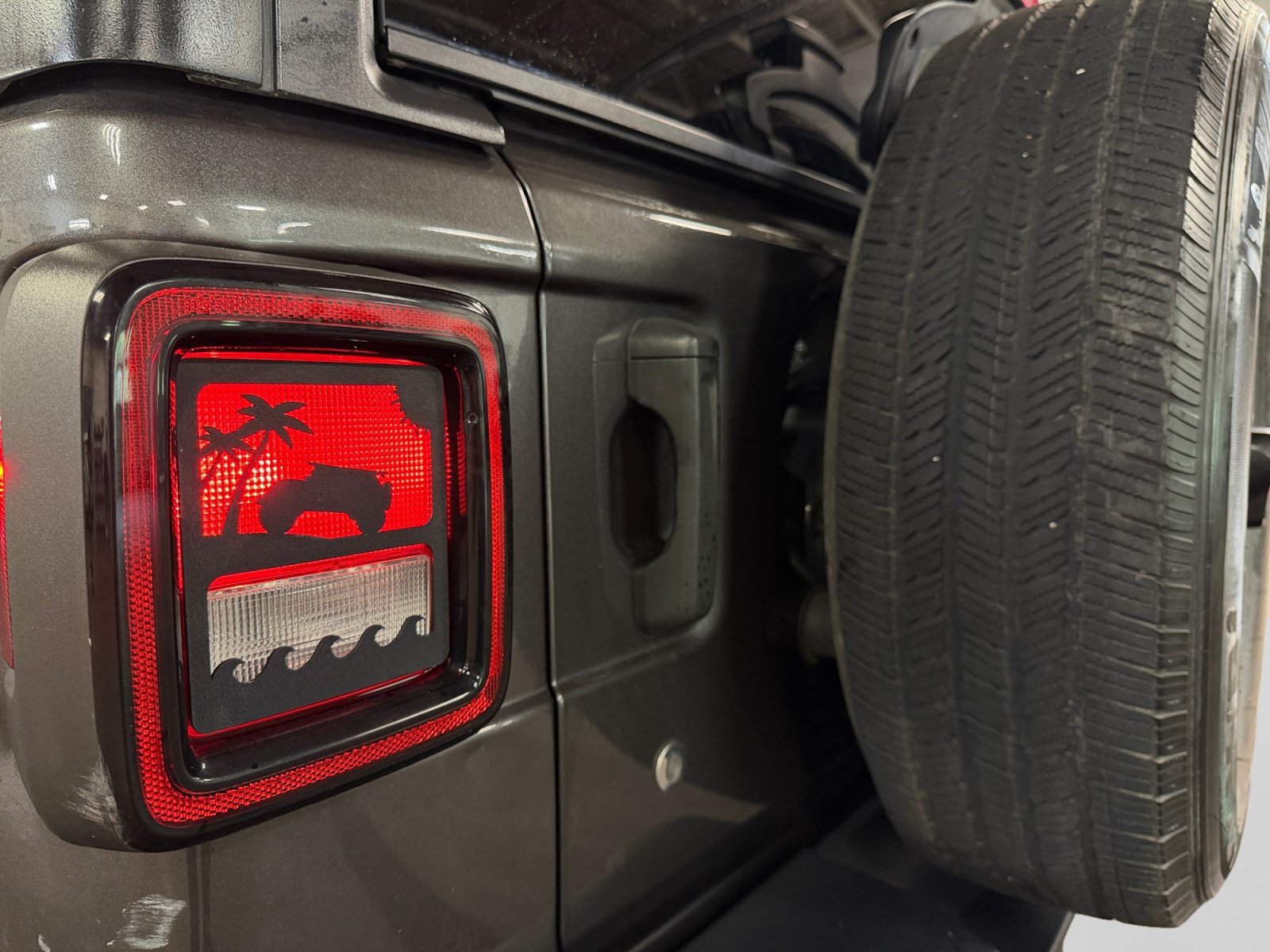 Used 2018 Jeep Wrangler Unlimited Sport AWD/4WD image 12