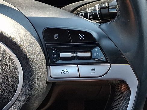 Used 2023 Hyundai Elantra Limited FWD image 23